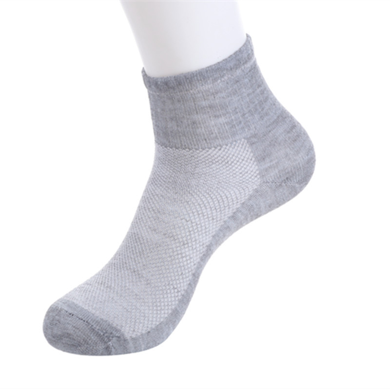 100 Pairs of Socks, Men's Mid-Calf Socks, Mesh Sports Socks, Disposable Socks, Travel Socks, Lazy Socks, Breathable and No Need to Wash