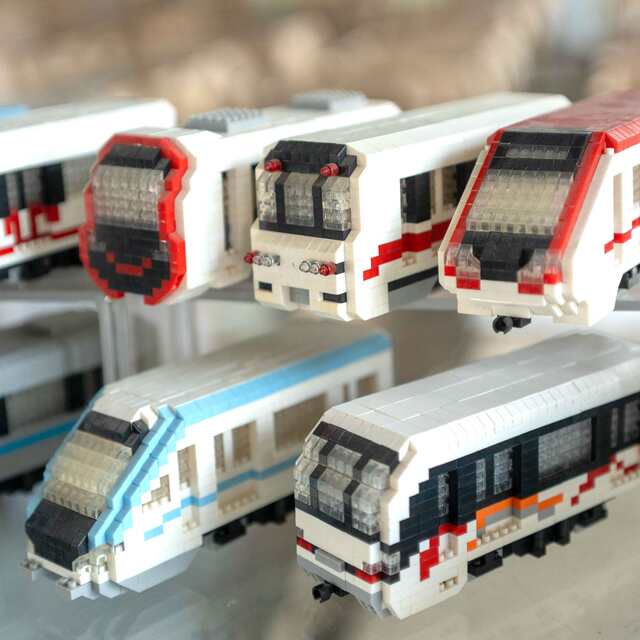 High-speed rail train city subway building blocks train subway model children's educational micro-particle assembled toy ornaments