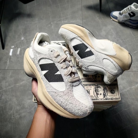 Beige Retro-Papa-Schuhe mit dicker Sohle