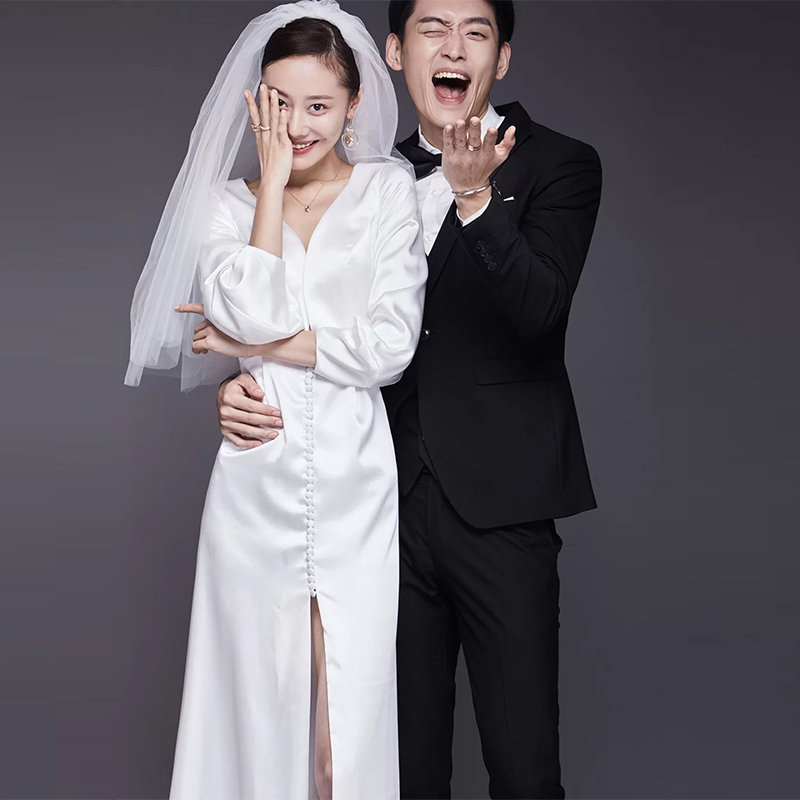 Minimalist satin light wedding dress 2022 new temperament bride wedding banquets sexy gown dress brigade slapped door yarn female