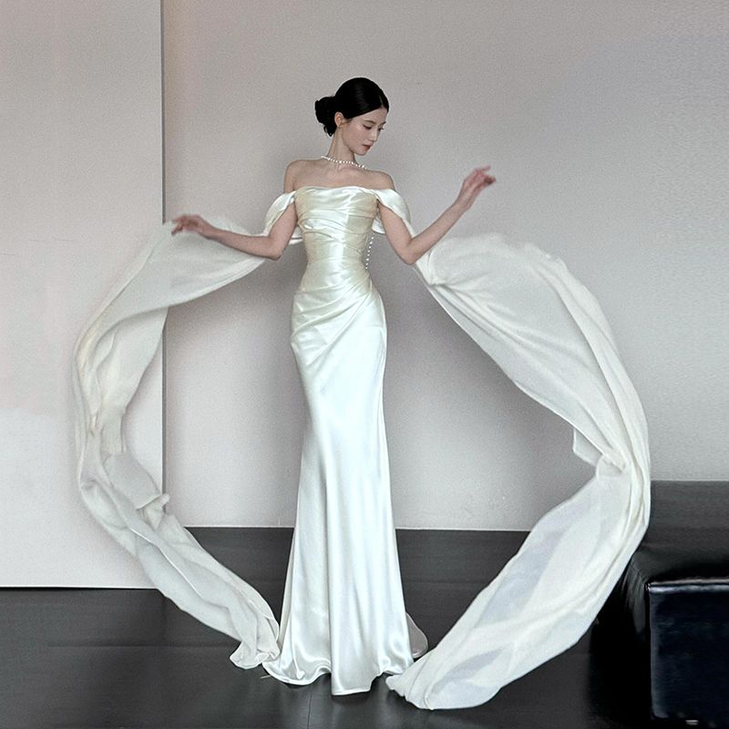 French-Style Light Wedding Dress for the Bride, Simple and High-End Satin Off-Shoulder Wedding Dress, White Light Luxury Elegant Fishtail Dress