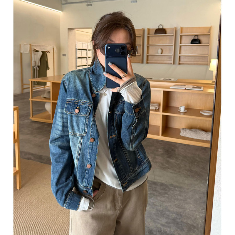 Lightly Mature, High-End Old-Money Style Outfit, Blue Denim Jacket for Women, Autumn Fashion, Versatile and Elegant Commuter Jacket Top Lightly Mature, High-End Old-Money Style Outfit, Blue Denim Jacket for Women, Autumn Fashion, Versatile and Elegant Commuter Jacket Top