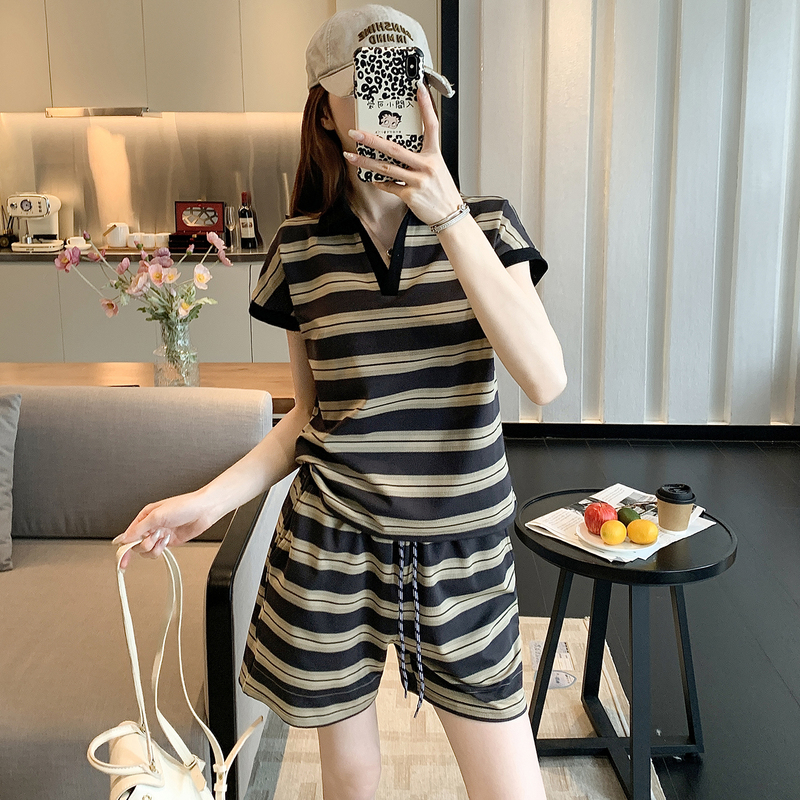 Old Money Style Color-Block V-Neck Striped Batwing Short-Sleeve T-Shirt Casual Sports Suit for Women Summer Wide-Leg Shorts Two-Piece Set