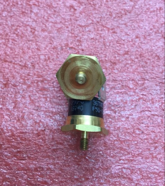 Stock imported Emerson temperature switch temperature control switch 36TXE32 14194 F50-15C T80