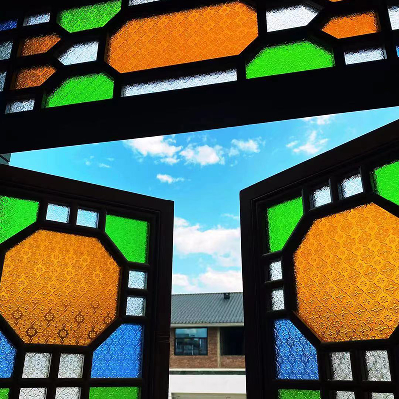 Lingnan characteristics Xiguan style Manchuria window Begonia color embossed art glass solid wood doors and windows glass screen factory