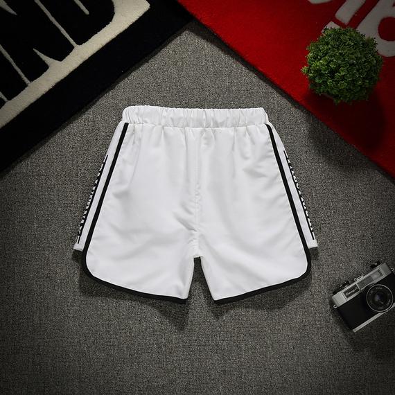 Mùa hè phiên bản Hàn Quốc của nam lỏng lẻo ba điểm xã hội quần short nam bé trai tinh thần bó sát 3 điểm 4 điểm quần xu hướng quần đùi