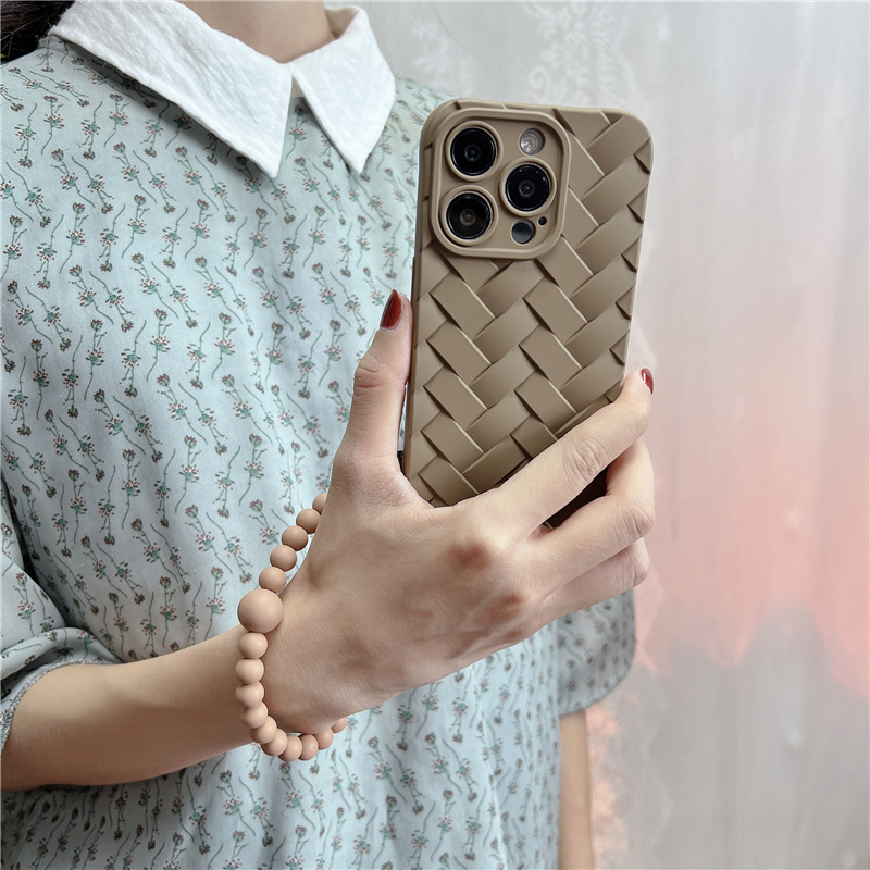 Autumn and winter brown woven elastic bracelet beads suitable for iPhone 14 Promax creative 15 lanyard wrist loss 13_voghion.com