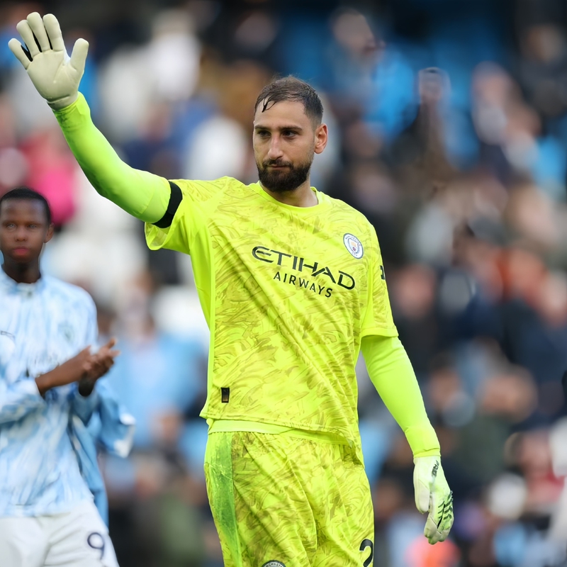 25/26 New Lemon Yellow Manchester City Goalkeeper Jersey No. 25 Donnarumma Short-Sleeved Suit Goalkeeper Football Uniform 25/26 New Lemon Yellow Manchester City Goalkeeper Jersey No. 25 Donnarumma Short-Sleeved Suit Goalkeeper Football Uniform