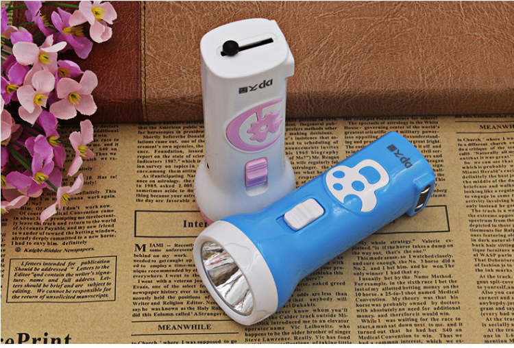 Dài hạn sạc LED mini ký túc xá sinh viên chiếu sáng nhà ngoài trời pocket xách tay bền đèn pin den pin tu ve