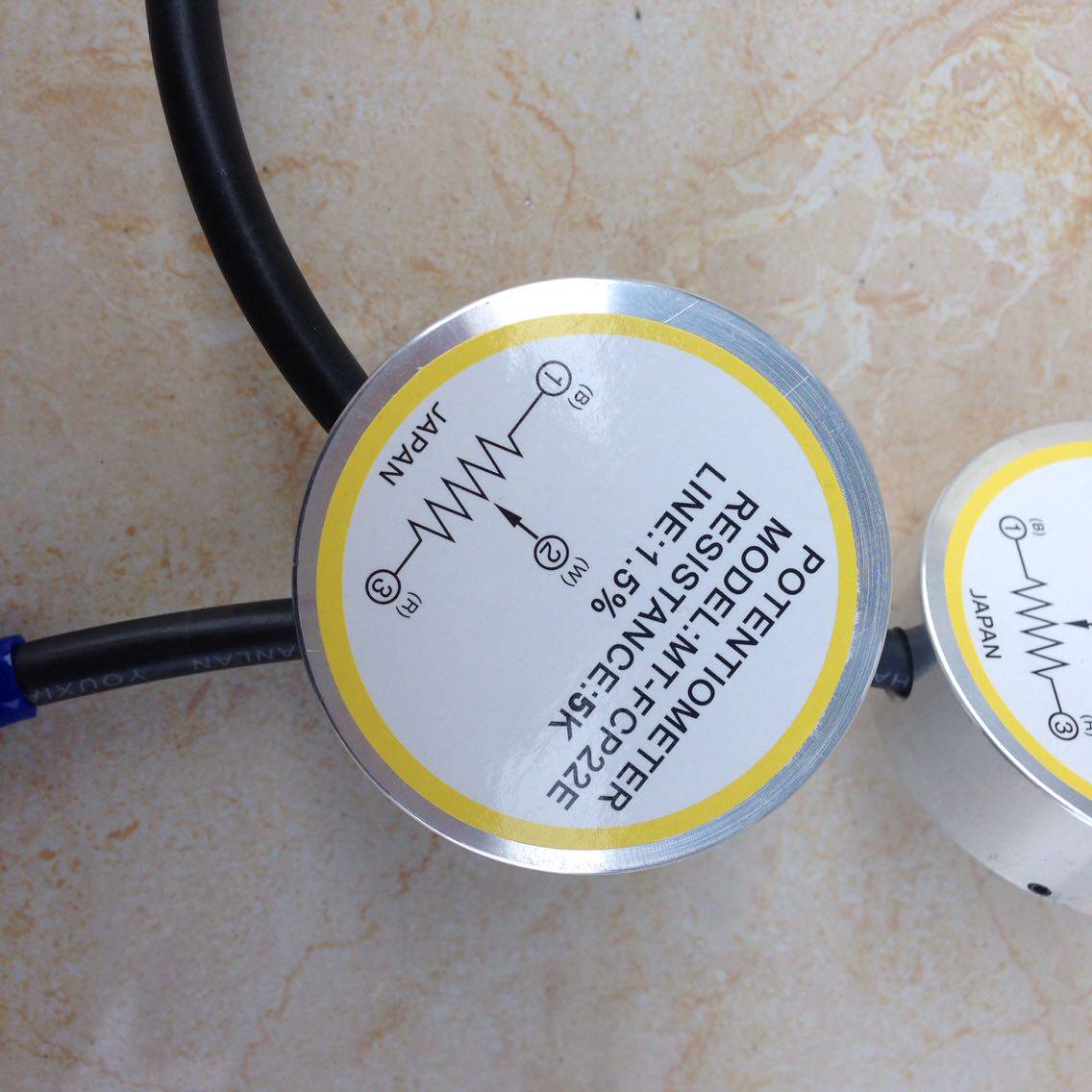 100% new original DT-02 potentiometer angular displacement resistance core potentiometer high precision resistance 2K