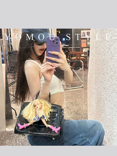 Кукла, платиновая маленькая сумка клатч, сумка через плечо, крокодиловый принт, в стиле панк