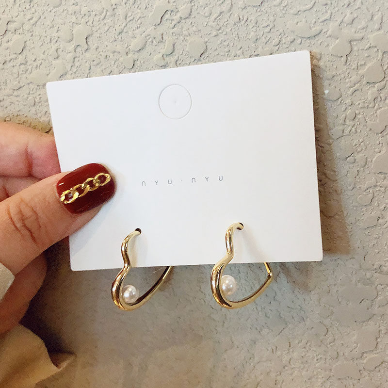 New earrings 2021 trendy Korean net red female design love pearl earrings female simple Dongdaemun ear acupuncture