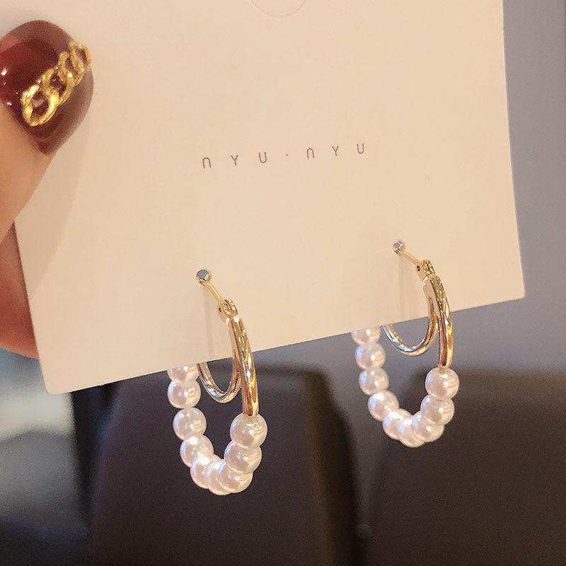 Circle earrings Korea Dongdao temperament personality of simple pearl ear crash 2021 new tide net red ear needle