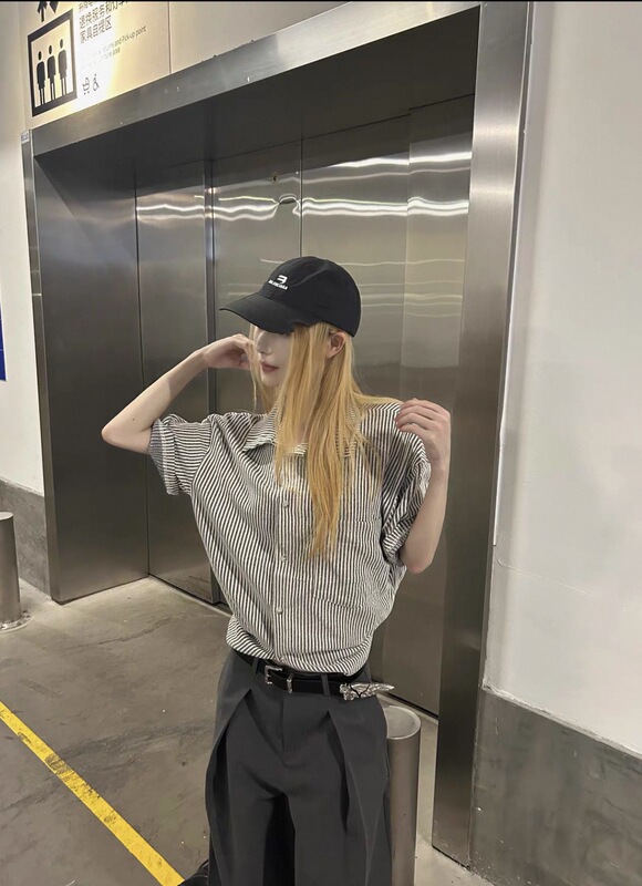 Pre* Diagonal Collar Two-Way Shirt* Italian-Style Roman Striped Short Sleeves, a Sense of Lazy Vacation, Multiple Collar Styles to Switch between