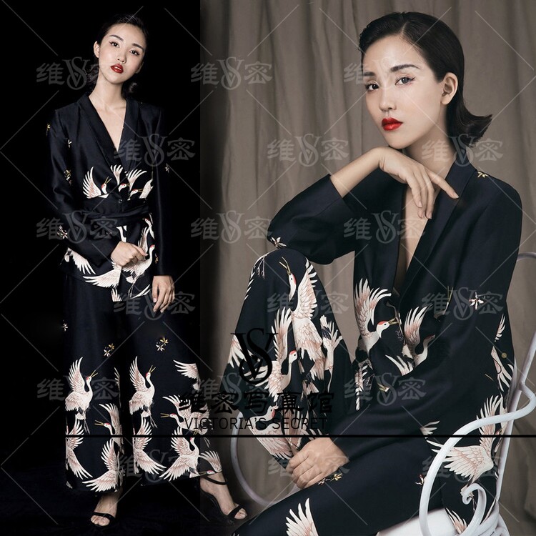 Photo studio photo theme clothing ladies fashion printing retro suit set big-name men's clothing singer DS performance