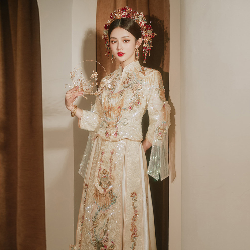 Golden Xiuhe Dress with a High-End Feel, Champagne-Colored Chinese-Style Bridal Wedding Dress, Heavily Embellished Luxurious Toast Dress, Wedding Dress for the Bride
