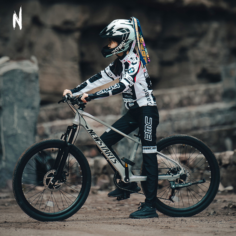 Little Explorer 24inch Mountain Bike for Children and Teenagers, Ultra-Light Off-Road Dual Disc Brake Lightweight Imported Variable Speed Bicycle