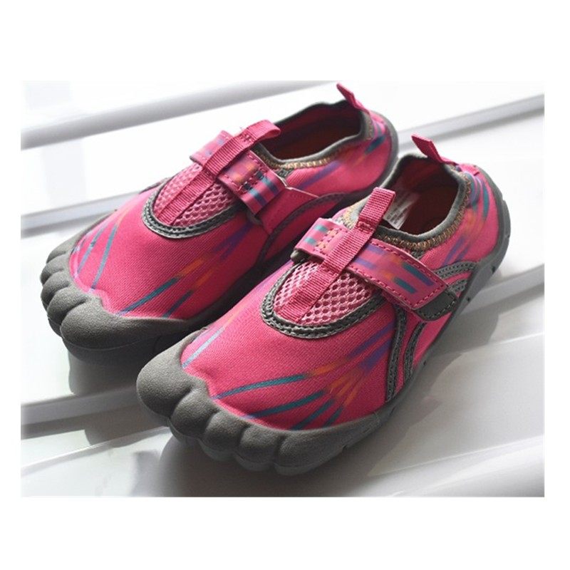 Children's five-finger shoes popular broken code women's 26 yards wading rafting upstream shoes 31 32 yards beach shoes Shuoxi shoes