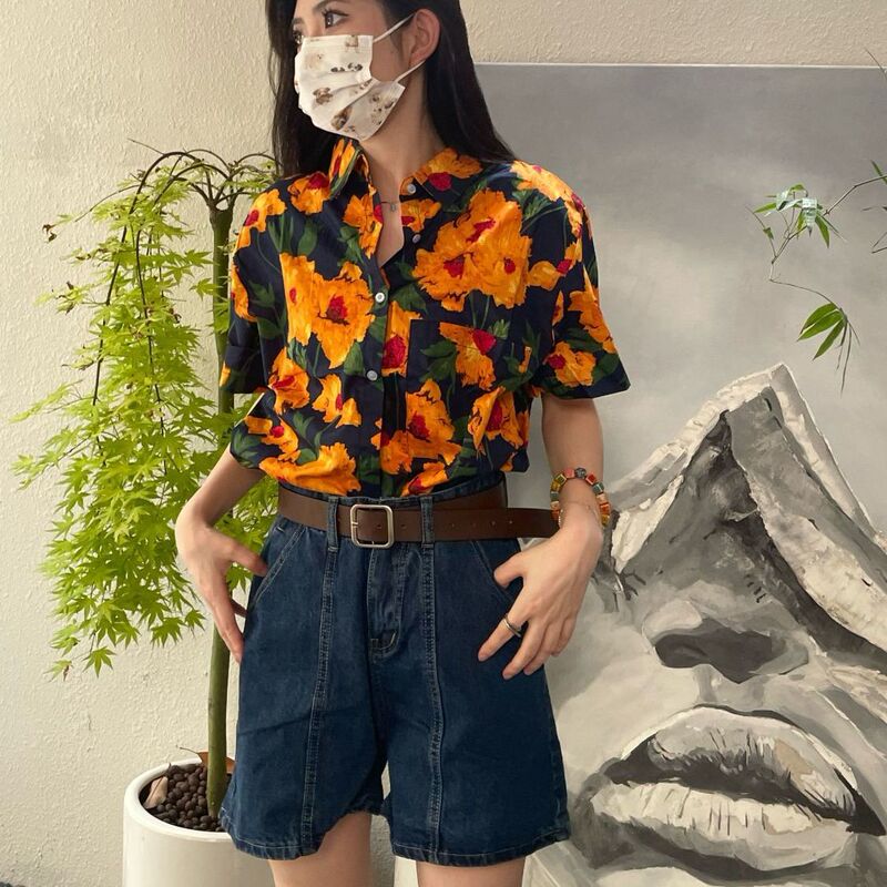 Retro Hong Kong Style Women's Clothing, 80S Nostalgic Style, Printed Loose Short-Sleeved Shirt, Slimming Denim Shorts Suit