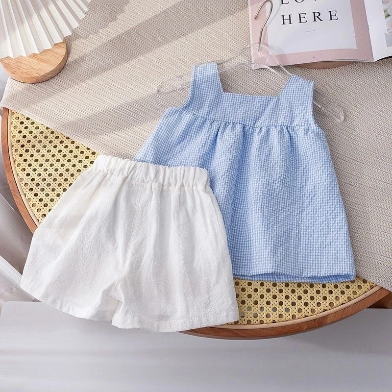 2025 New Summer Clothing for Baby Girls, Plaid Vest + Shorts Set, Stylish Two-Piece Set for Little Girls, Summer Short-Sleeved Set 2025 New Summer Clothing for Baby Girls, Plaid Vest + Shorts Set, Stylish Two-Piece Set for Little Girls, Summer Short-Sleeved Set