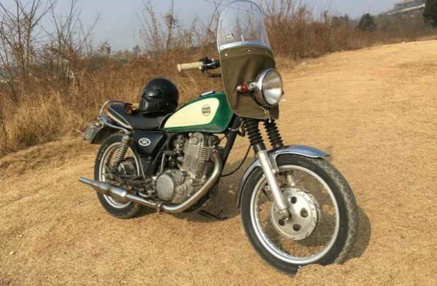 18 inch Xu Feng chống kính vạn năng dính vua SR400 Xe máy Harley sửa đổi kính chắn gió phía trước Nhật Bản sửa đổi retro - Kính chắn gió trước xe gắn máy kính chắn gió xe moto