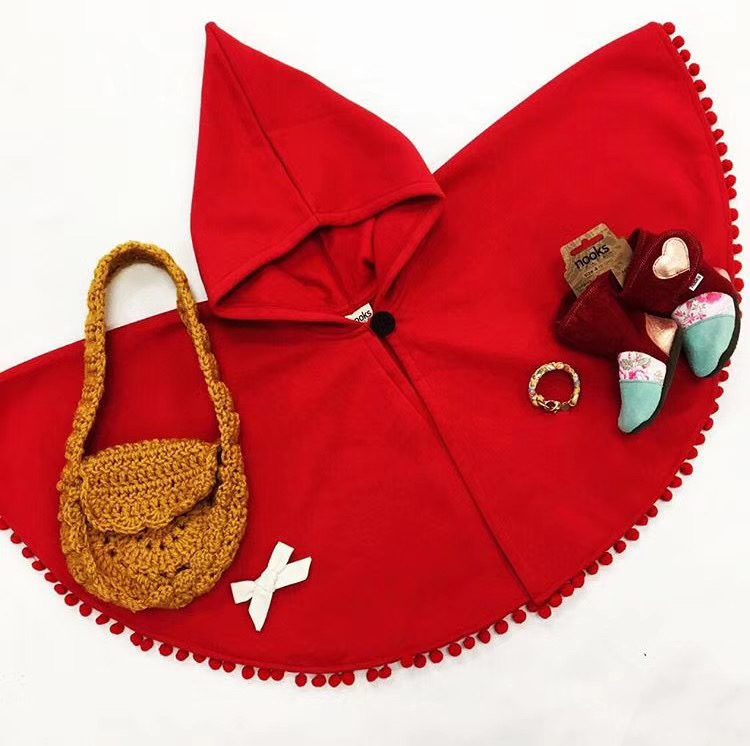 Spot Canada (NooksDesign)Girl Child Red Cape Cape Little Red Riding Hood