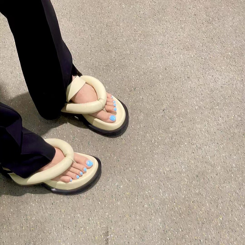 2026 Summer Thick-Soled Mona-Style Genuine Leather Flip-Flops for Women, Casual Outdoor Thong Sandals