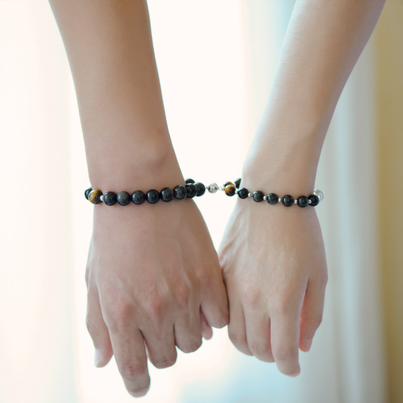 Gravity Obsidian bracelet couple a pair of male and female students simple magnet suction buckle suction induction vibration