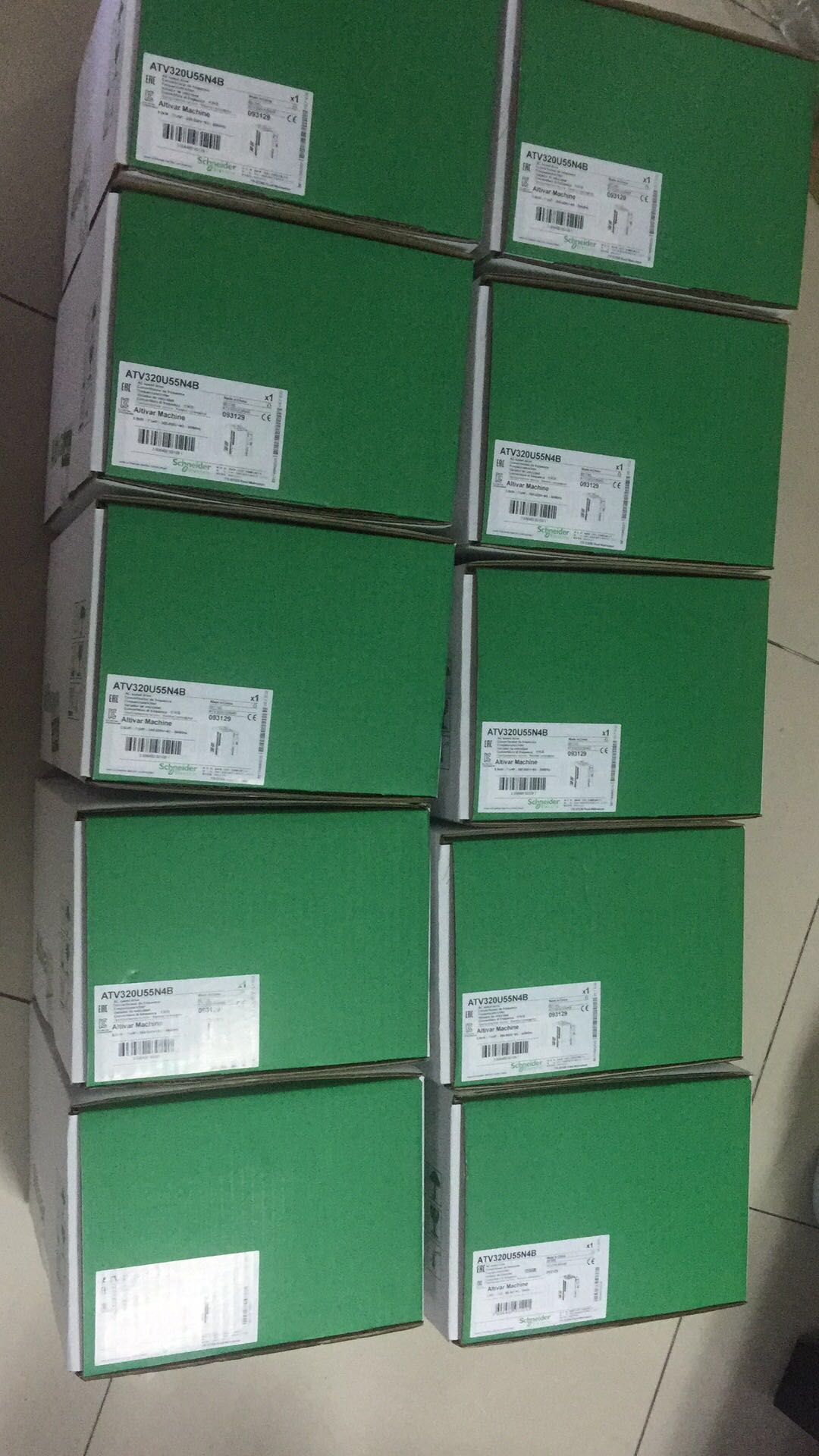 ATV32HU75N4 ATV32HU75N4 ATV320U75N4B brand new import Schneider 7 5 KW frequency converter hostages for one year