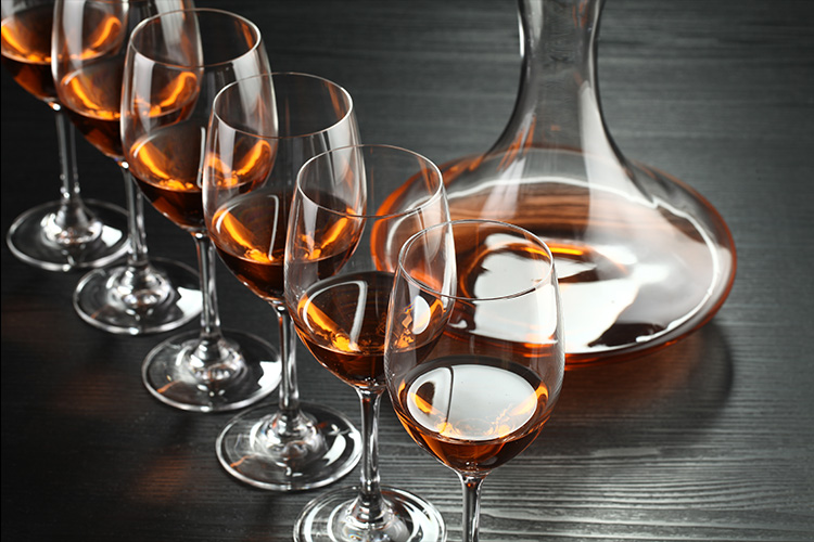 Hộ gia đình Pha Lê Cốc Rượu Vang Đỏ Đặt Châu Âu Bar Cao cấp Wine Glass Wine Decanter kệ rượu vang để bàn