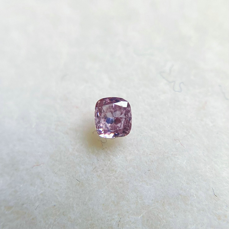 古灵阁6分中彩粉钻裸石！定制18K戒指耳钉项链，美到窒息！-裸钻