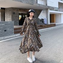 Broken Flowers Skirt Woman 2021 Spring Dress New Retro Little Crowdfish Bone V Collar in the middle of a long section of the bottom French style one-piece dress