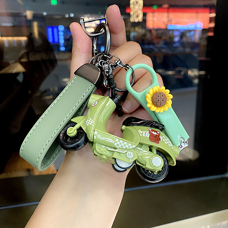 Creative Electric Motorcycle Model Keychain, High-End Leather Car Key Chain, Couple's Backpack Pendant