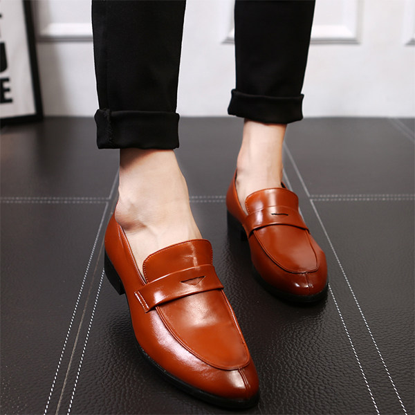 Summer men's leather shoes genuine leather casual shoes Inlan pointed Korean version Men's shoes Business Bull Leather Shoes Youth Tide Shoes Man