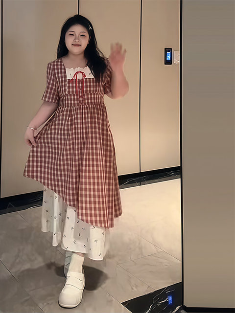 Large size age-reducing red plaid fake two-piece lace splicing floral skirt women's summer fat mm high-waist slim dress