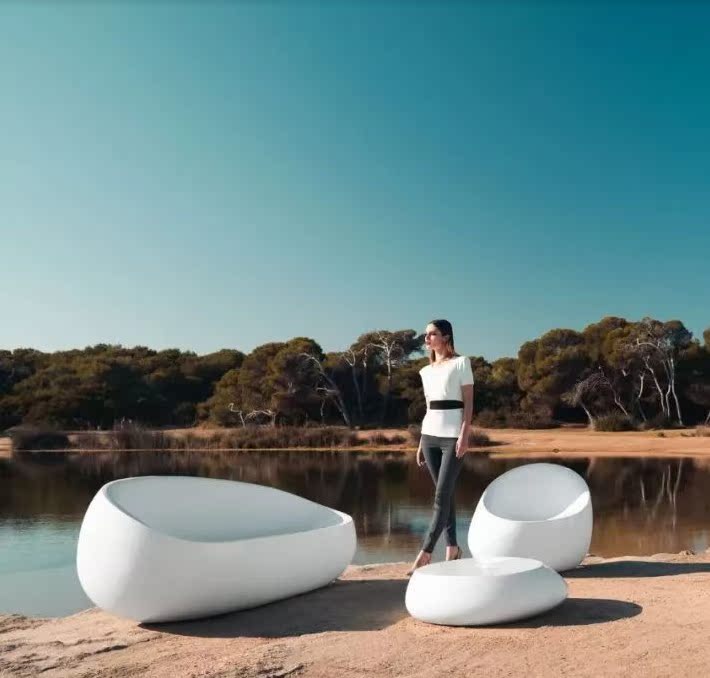Designer fiberglass Winton Shang coffee table chair combination outdoor pool sofa chair egg combination sofa