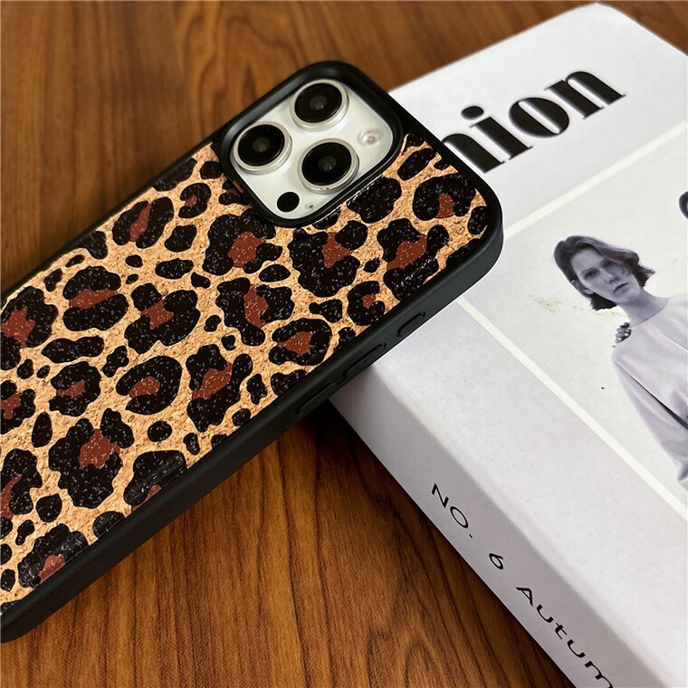 Leopard Print Chic Girls Cork Wood – Animal 16, 16 Plus, 16 Pro, 16 Pro Max, Plus/Pro/Max – 16, 15, 14, 13 iPhone Case