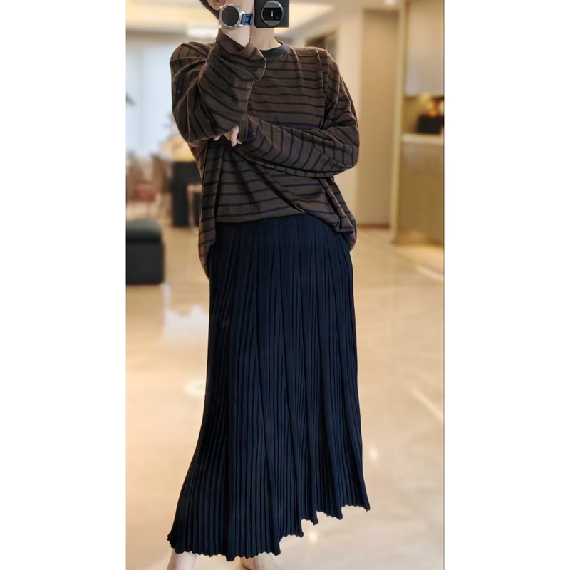 Sa German Biella Fine-Spun 100% Wool Versatile Slimming Textured Wool Skirt