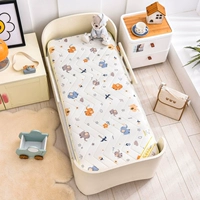 Белый милый слоненок