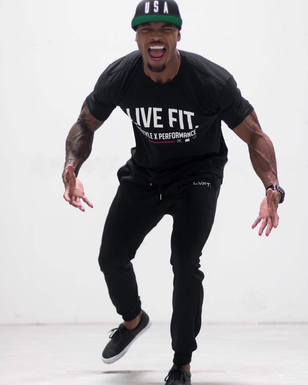Cơ bắp đội trưởng mùa hè thể thao và giải trí T-Shirt triều nam anh trai thể dục lỏng mỏng phần mỏng thoáng khí vòng cổ ngắn tay áo áo thể thao nam có cổ