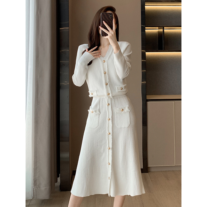 Autumn and Winter Knitted Suit for Women 2025 New Style High-End Fashion Elegant Little Chanel Style Sweater and Skirt Two-Piece Set Trendy