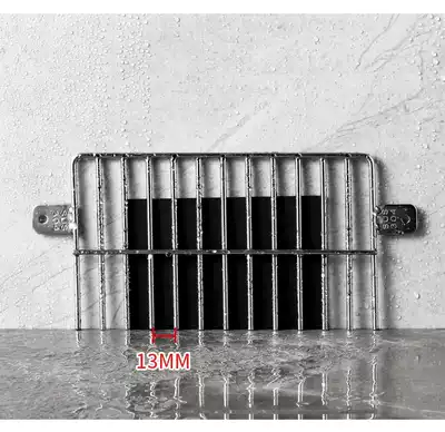 Old-fashioned wall side roof floor drain roof sewer water blocking leaves blocking filter wall drain