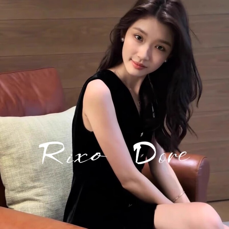 Rixo Dore French-Style Niche Elegant V-Neck Tank Dress with a High-End Feel, Sleeveless, Fashionable, Age-Reducing Black Short Dress