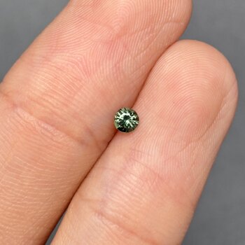 Small boutique special price natural oval sapphire loose stone blue green yellow green gradient ring pendant teal green fire color