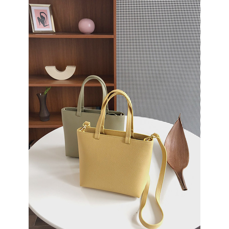 2021 Summer new genuine leather bag with female single shoulder inclined satchel calf leather light portable minima about 100 hitchhiking