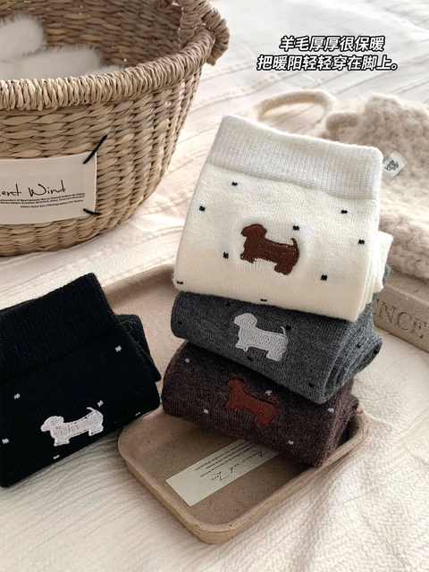 Polka-dot wool socks, women's mid-calf socks, autumn and winter thickened warm cashmere pile socks with Birkenstock shoes, winter stockings