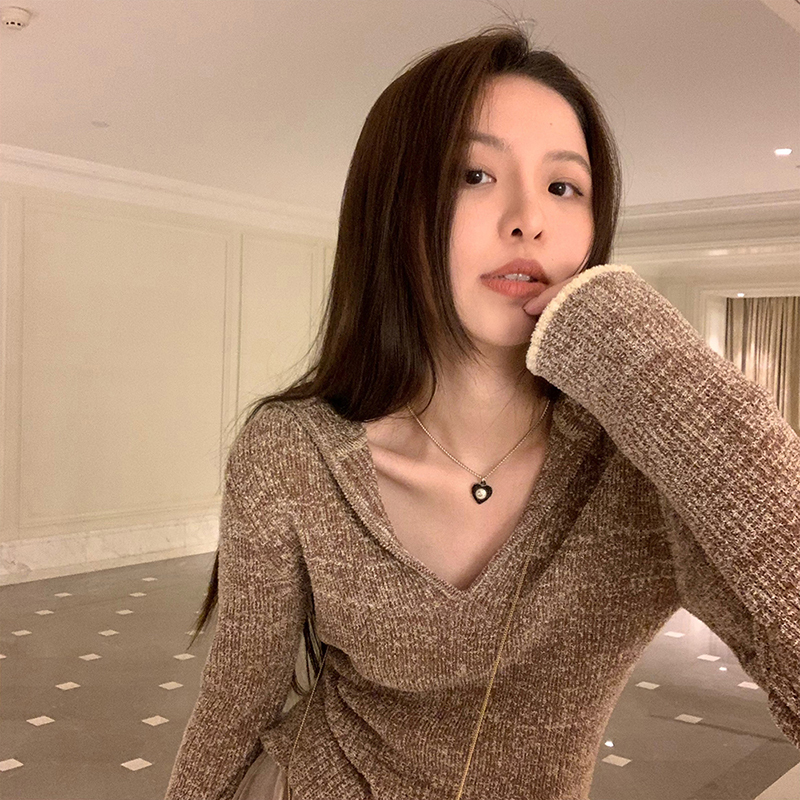 French-Style Color-Blocked Lapel Knit Sweater with a Unique Design, Long-Sleeved Pullover Top, Base Layer Sweater for Women, Autumn and Winter French-Style Color-Blocked Lapel Knit Sweater with a Unique Design, Long-Sleeved Pullover Top, Base Layer Sweater for Women, Autumn and Winter