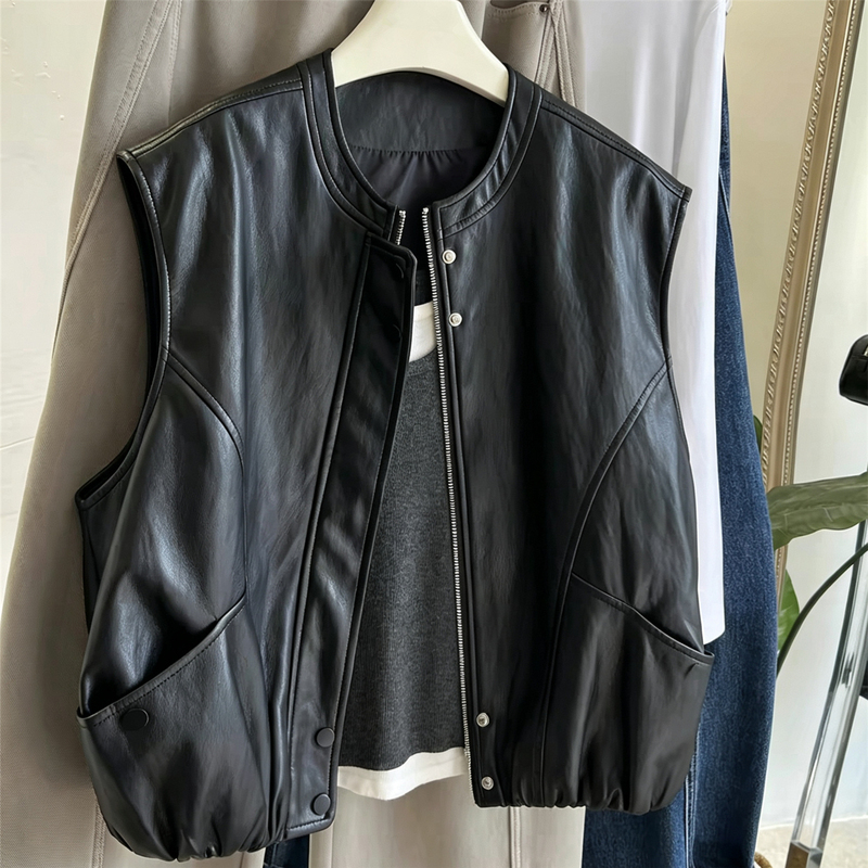 Korean Style Pu Leather Vest for Women, Short Style, 2026 Autumn New Motorcycle Style Zip-Up Vest, Layered High-End Top Korean Style Pu Leather Vest for Women, Short Style, 2026 Autumn New Motorcycle Style Zip-Up Vest, Layered High-End Top