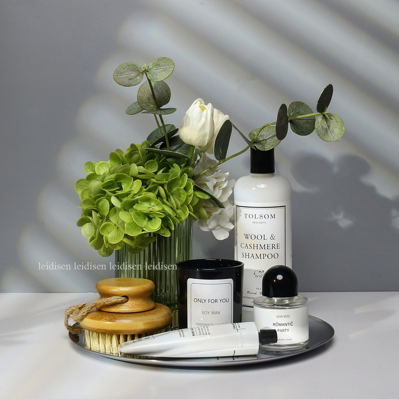 Light Luxury Modern Model Home Bathroom Tray Next to the Bathtub, Laundry Detergent and Aromatherapy Storage Tray Combination Decoration