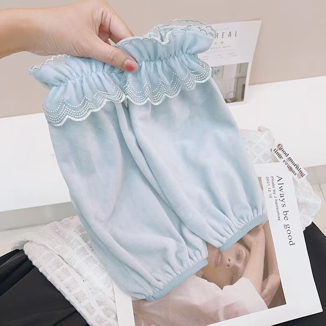 Extra widened long down jacket sleeves for women winter lace anti-fouling sleeves office students anti-fouling sleeve head